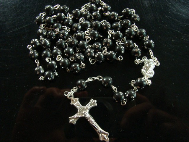 外贸出口8mm多色塑料珠念珠十字架项链礼品赠品毛衣链