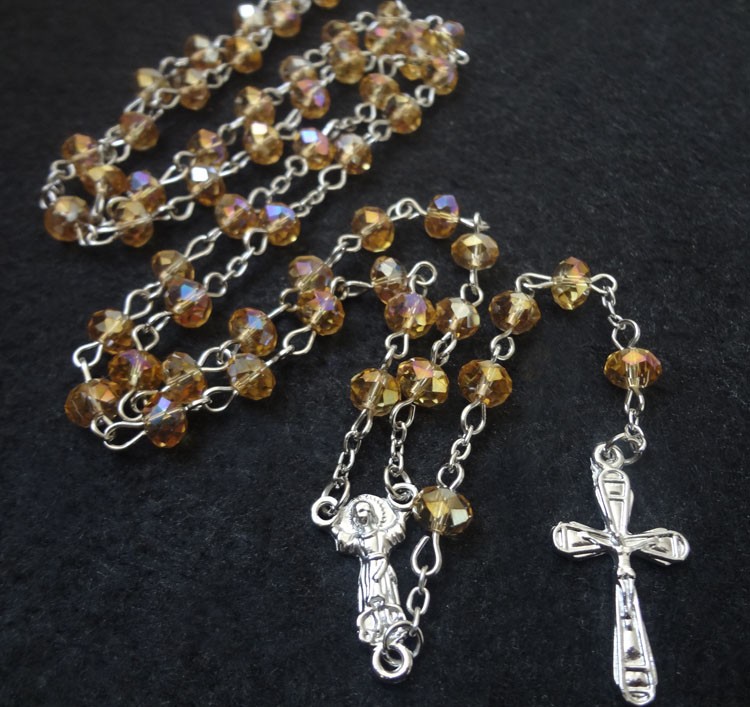 500条起订 天主教宗教饰品4*6mm水晶花托纯手工弯针十字架念珠项链