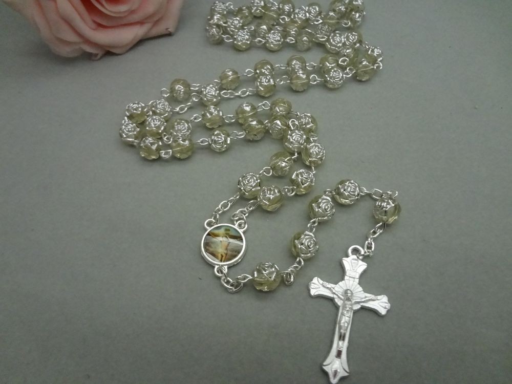 外贸现货念珠饰品批发 十字架项链塑料玫瑰珠项链