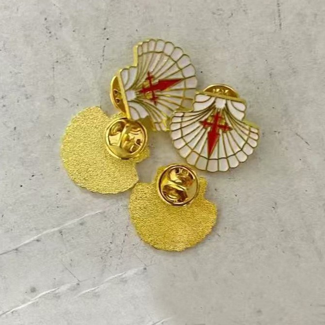 订做款（1200起）金色滴油十字架胸针欧州圣地亚哥专供